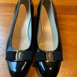 Salvatore Ferragamo Bow Black Shoes Size 8